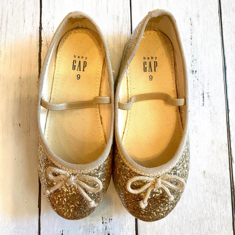 Gap flats.